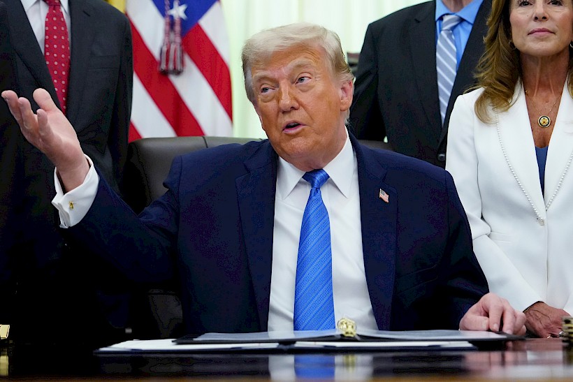 TRUMP FACES GROWING GOP REBELLION AS PARTY TENSIONS BOIL OVER 🇺🇸