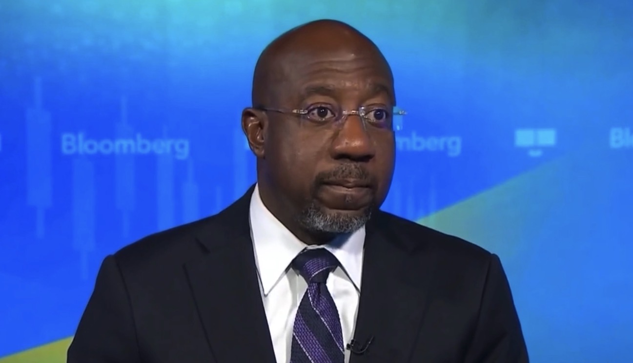 WARNOCK CALLS GOP A “CULT” — CONSERVATIVES FIRE BACK 🔥